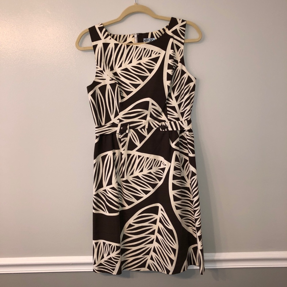 Tailored sleeveless dress with botanical print